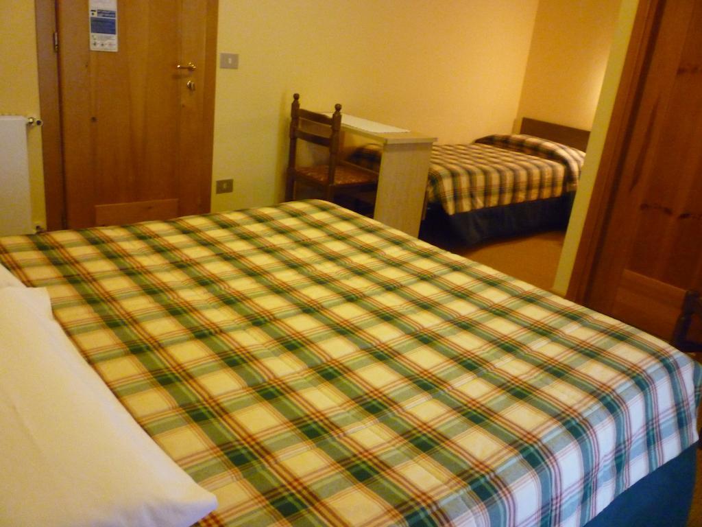 Hotel I Rododendri Valfurva Habitación foto