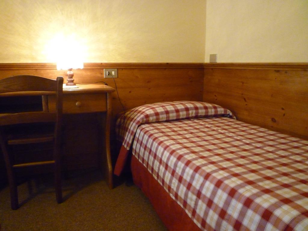 Hotel I Rododendri Valfurva Habitación foto